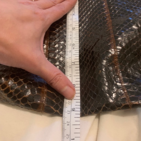 VINTAGE CHOCOLATE BROWN CLUTCH/ SHOULDER BAG WITH CHAIN STRAP - Picture 6 of 8